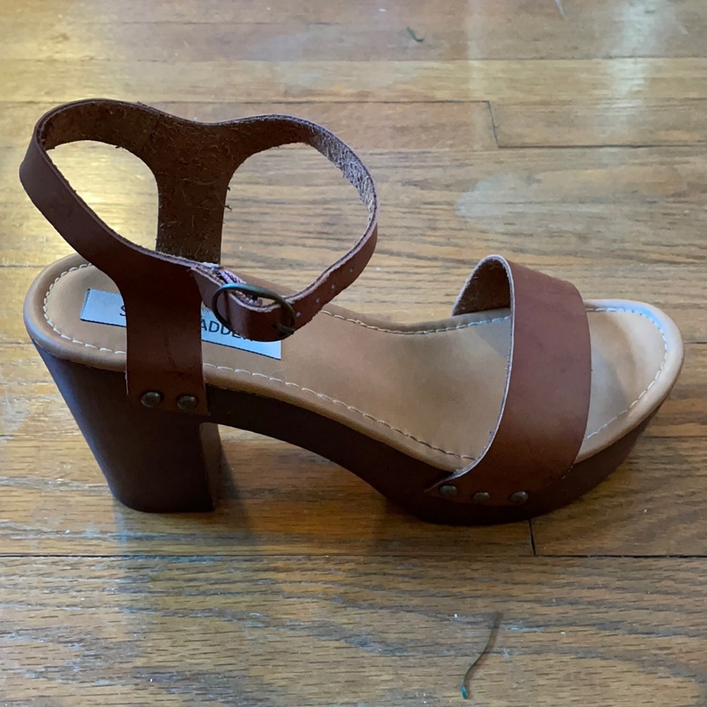 Steve Madden tan sandal